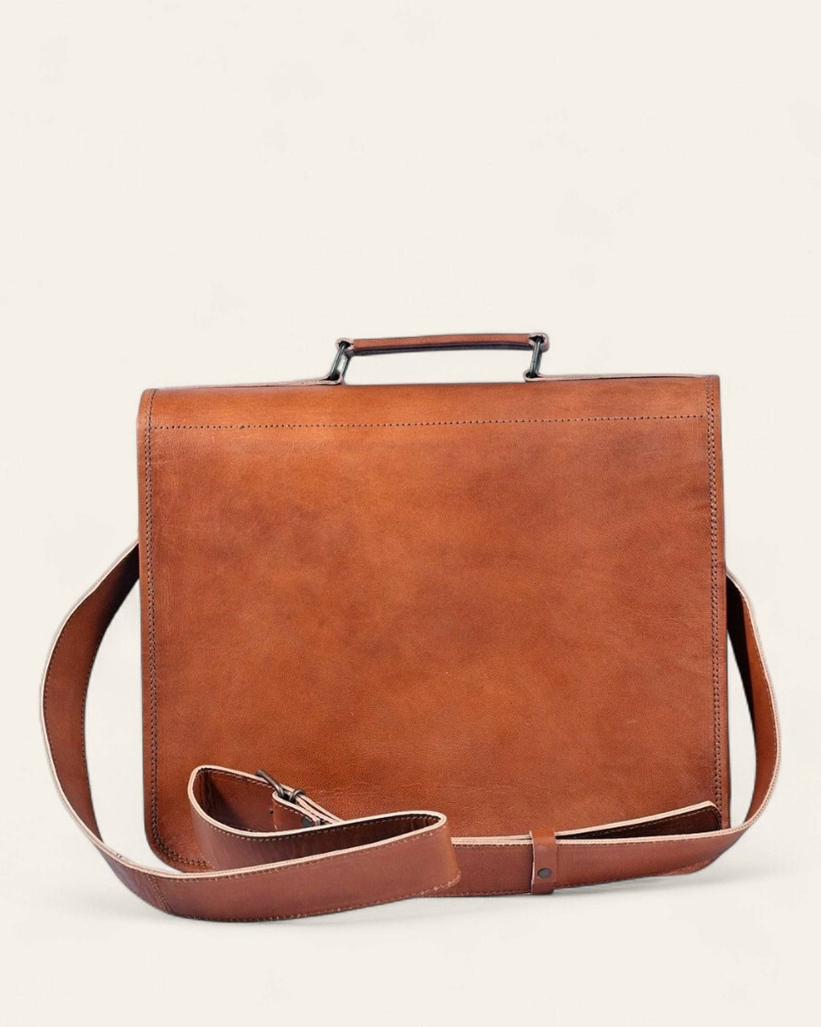 Back view of The Mewad Messenger with its top carry handle