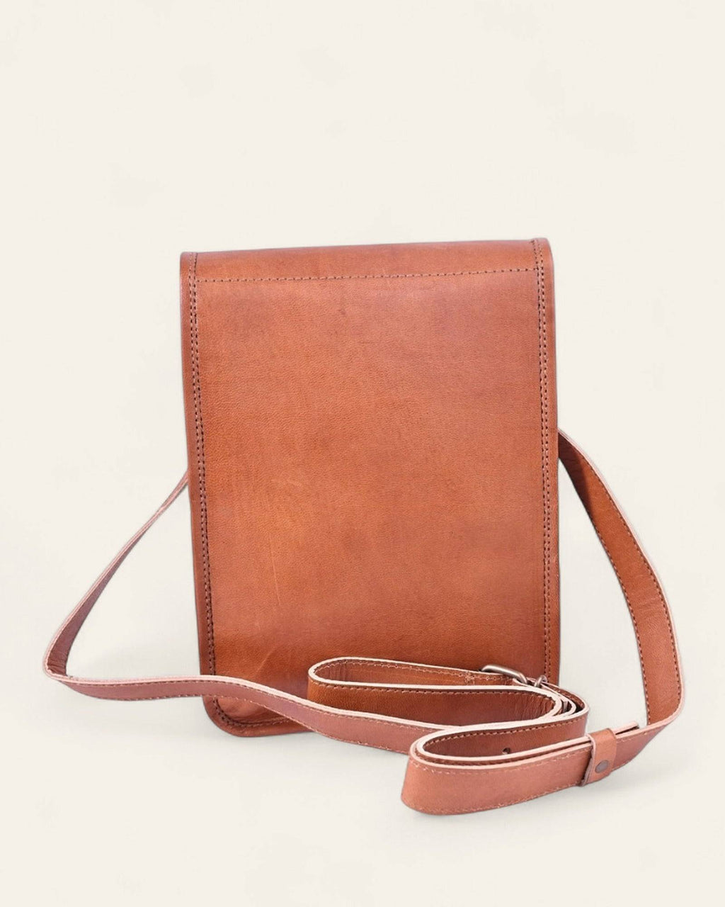 The Amer Sling — side profile showing its structured depth